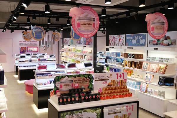 韓國化妝品店倒閉潮下，轉型自救的求生之路